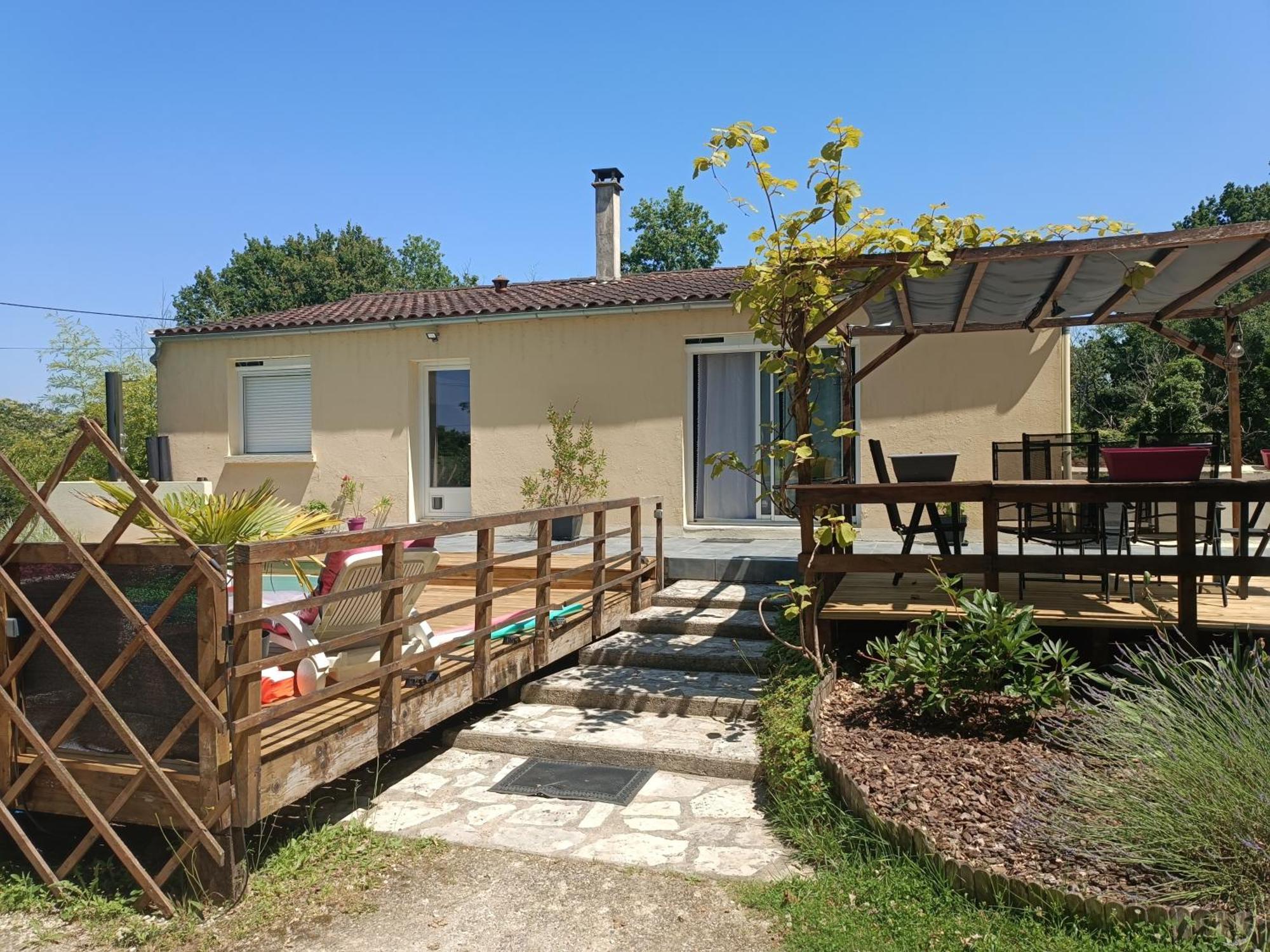 Maison A La Campagne Biras 外观 照片